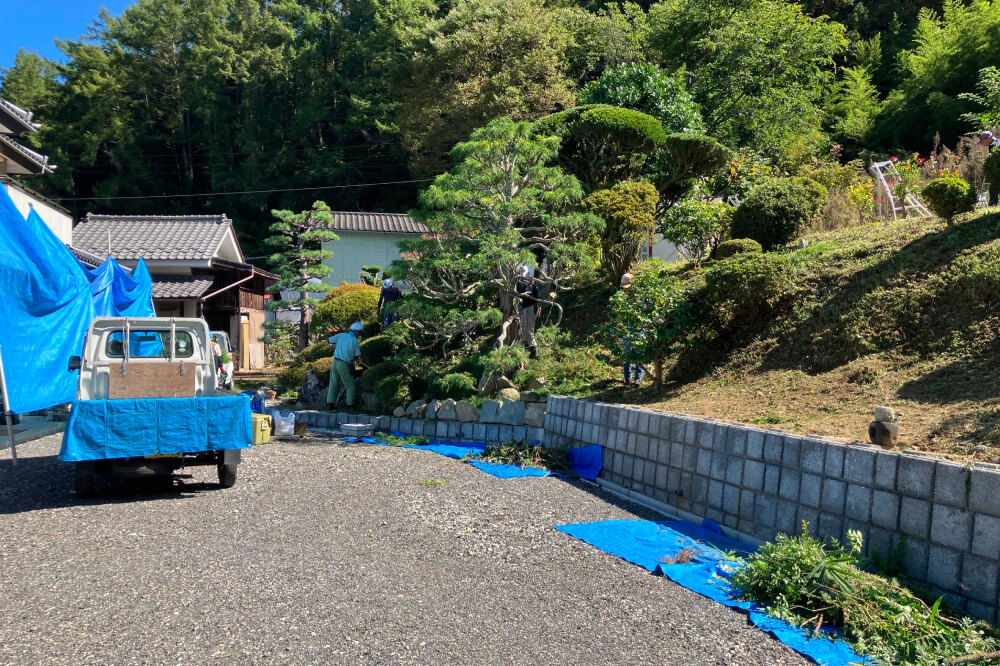 お庭の剪定サービス