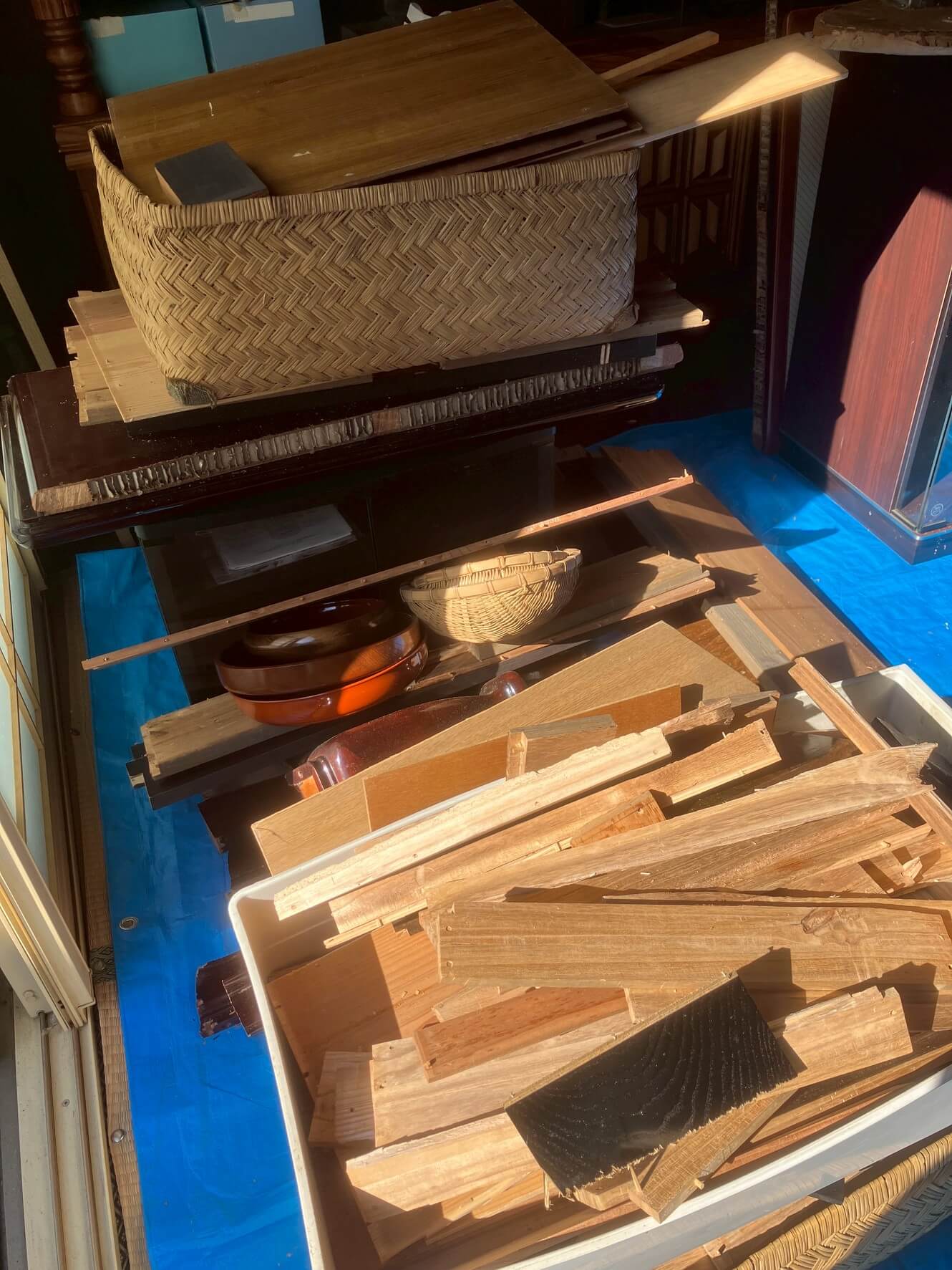 家具解体の様子